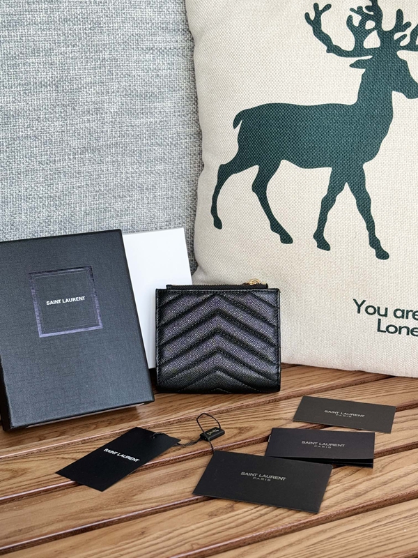 イヴサンローラン財布背面デザイン